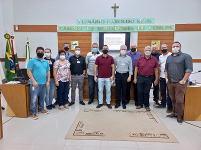 Vereadores com representantes do Hospital São José.jpg