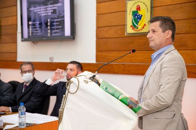 Ex-prefeito João Carlos Gottardi na Tribuna