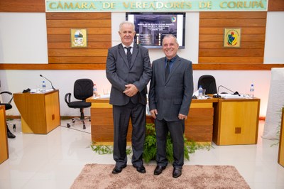 Prefeito Luiz C. Tamanini e vice-prefeito Cláudio Finta empossados